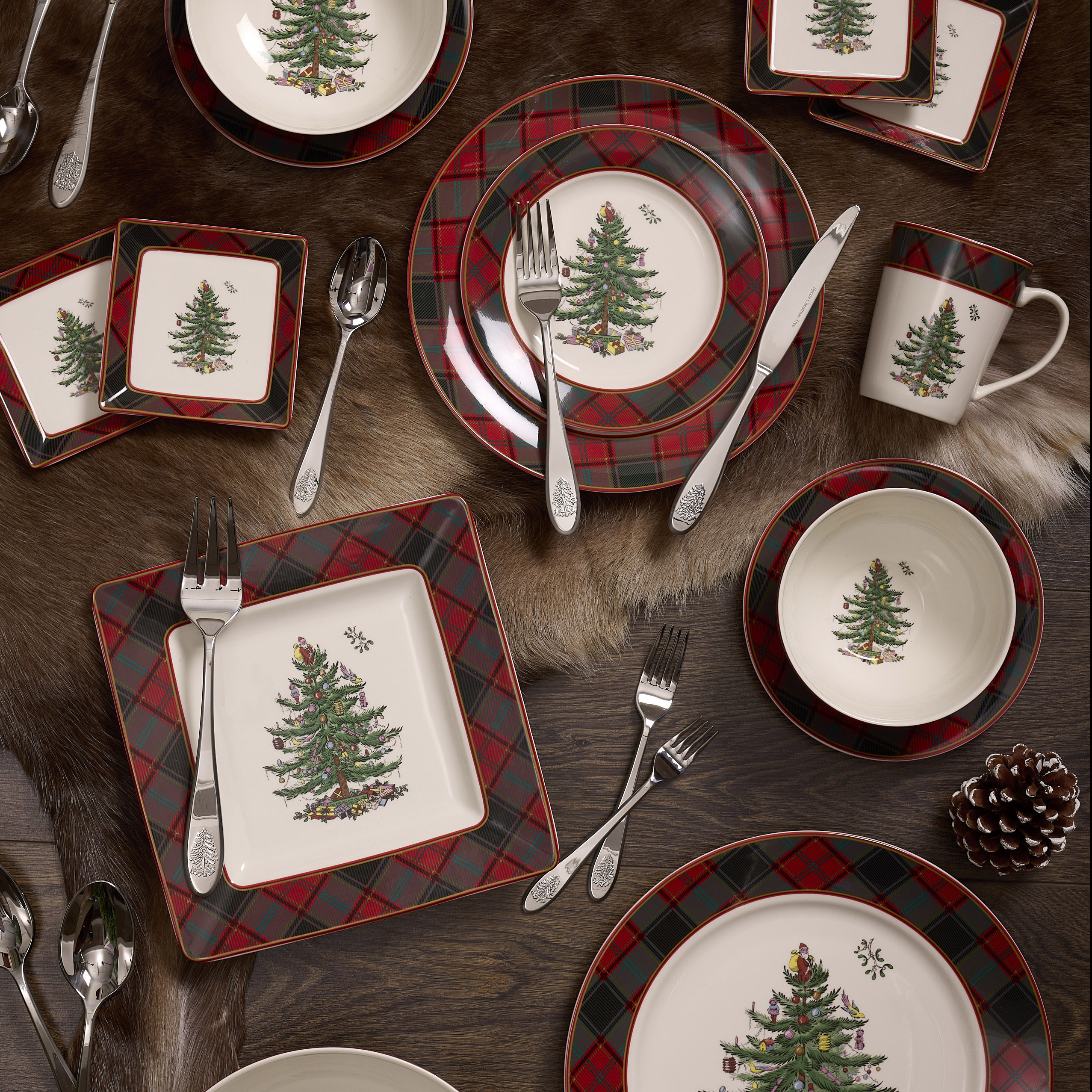 Christmas Tree Tartan 10.5 Inch Dinner Plate image number null